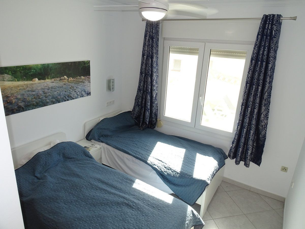 Se vende Villa - Chalet de 3 dormitorios en Costa Blanca, Alicante, España