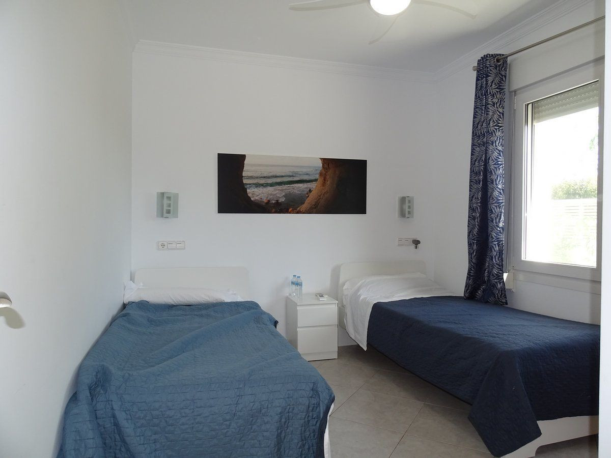 Se vende Villa - Chalet de 3 dormitorios en Costa Blanca, Alicante, España