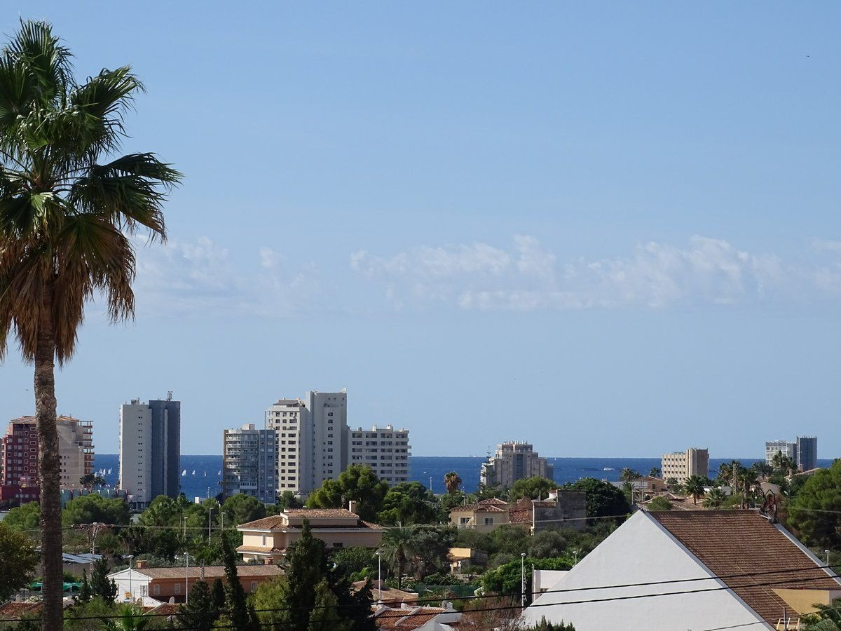 Se vende Villa - Chalet de 3 dormitorios en Costa Blanca, Alicante, España