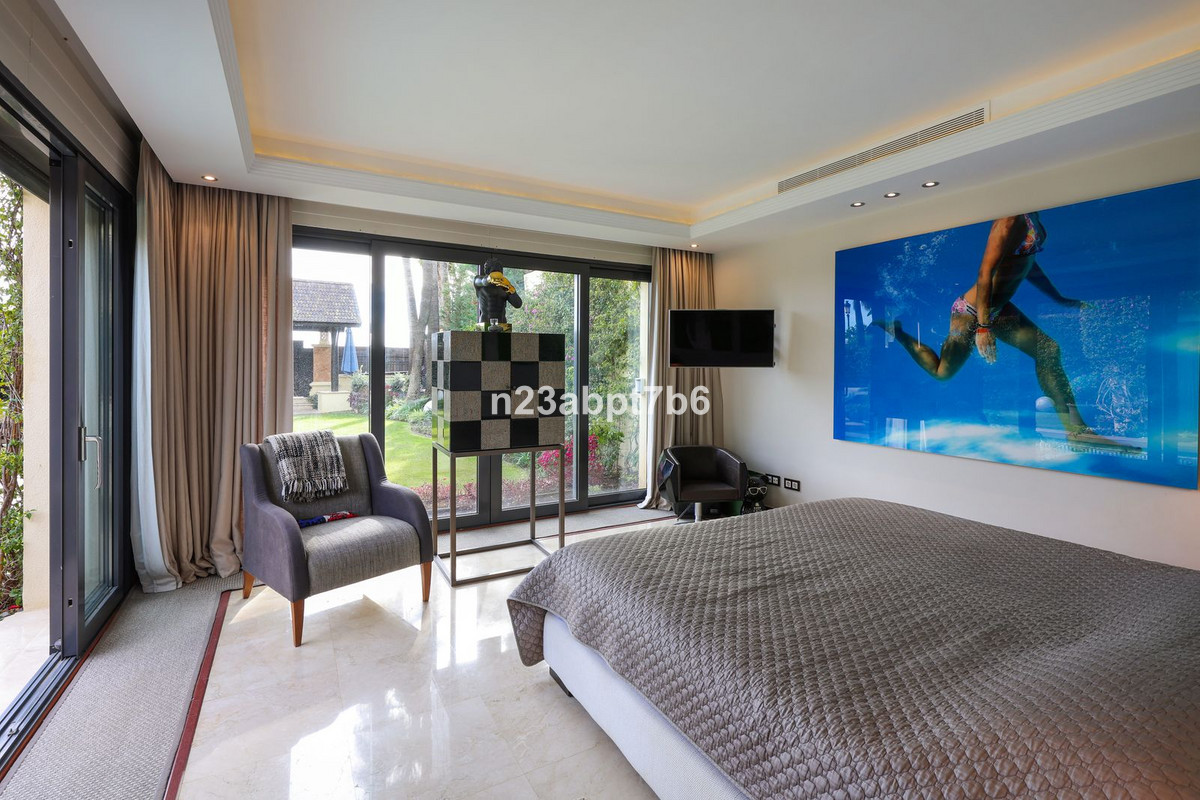 Se vende Villa - Chalet de 4 dormitorios en Costa Del Sol, Málaga, España