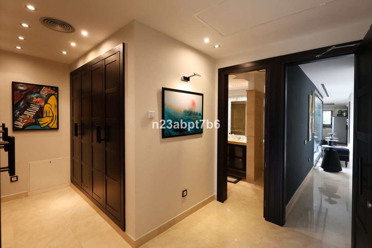 Se vende Villa - Chalet de 4 dormitorios en Costa Del Sol, Málaga, España
