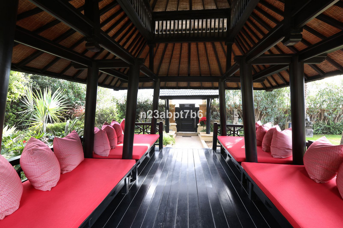 Se vende Villa - Chalet de 4 dormitorios en Costa Del Sol, Málaga, España