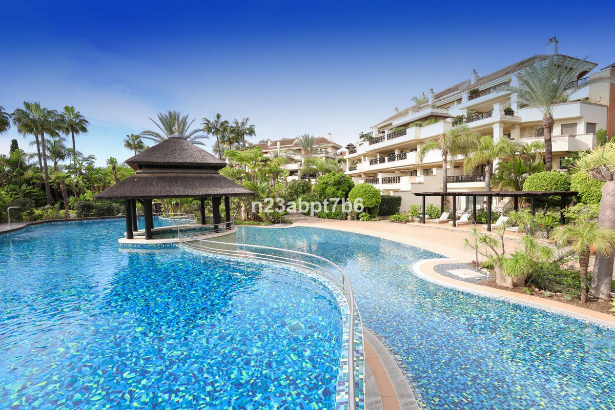 Se vende Villa - Chalet de 4 dormitorios en Costa Del Sol, Málaga, España