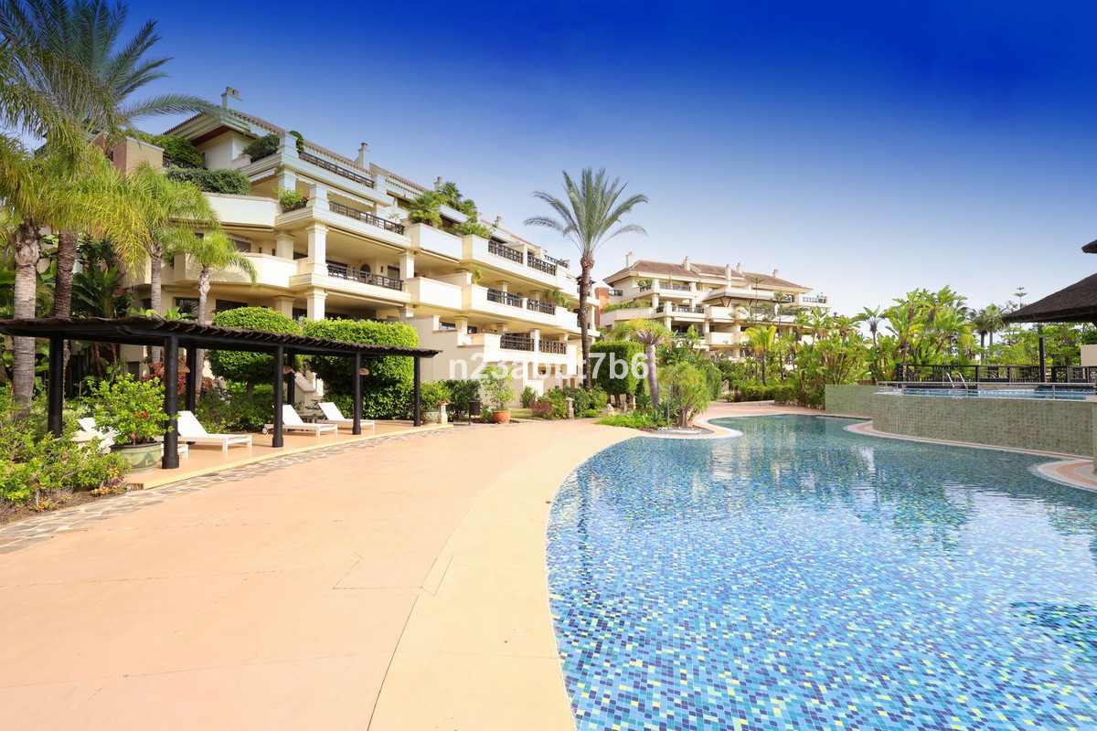 Se vende Villa - Chalet de 4 dormitorios en Costa Del Sol, Málaga, España