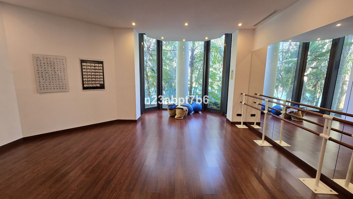 Se vende Villa - Chalet de 4 dormitorios en Costa Del Sol, Málaga, España