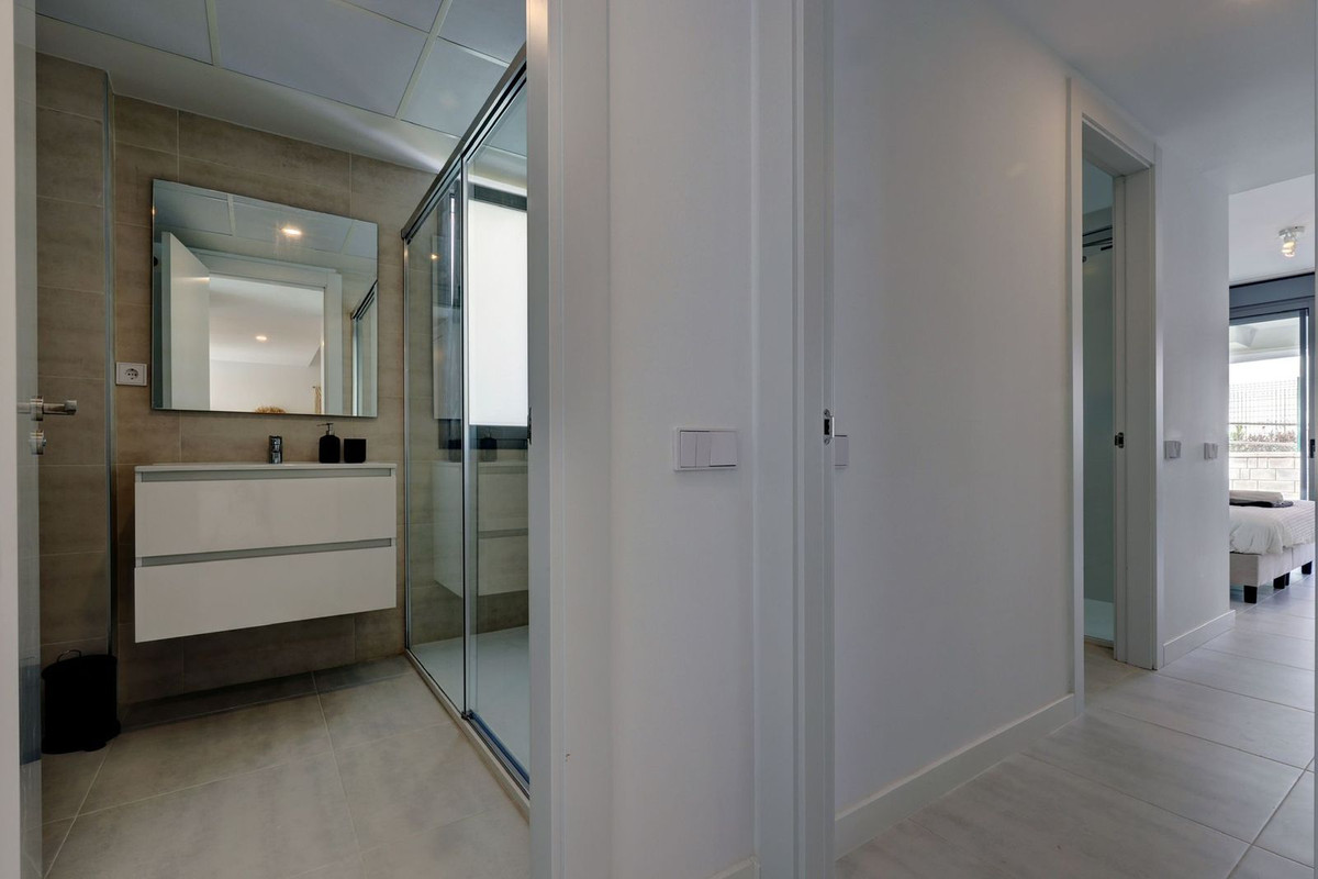 Se vende Apartamento Planta Baja de 2 dormitorios en Costa Del Sol, Málaga, España