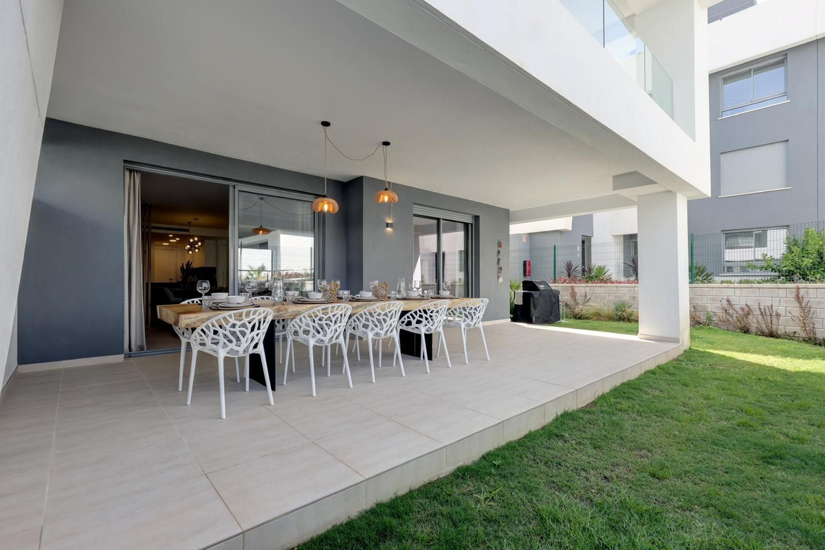 Se vende Apartamento Planta Baja de 2 dormitorios en Costa Del Sol, Málaga, España