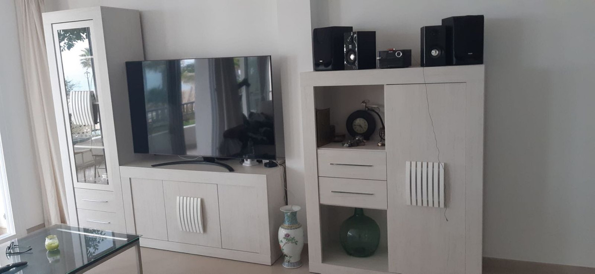 2 Bed Apartment for sale in Estepona Costa Del Sol, Málaga, Spain