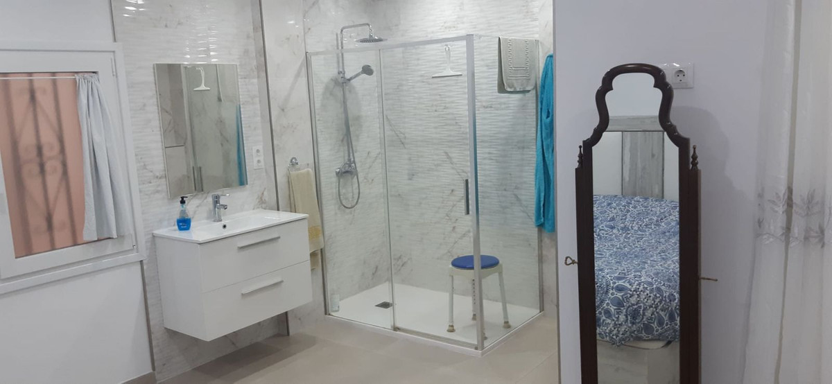 2 Bed Apartment for sale in Estepona Costa Del Sol, Málaga, Spain