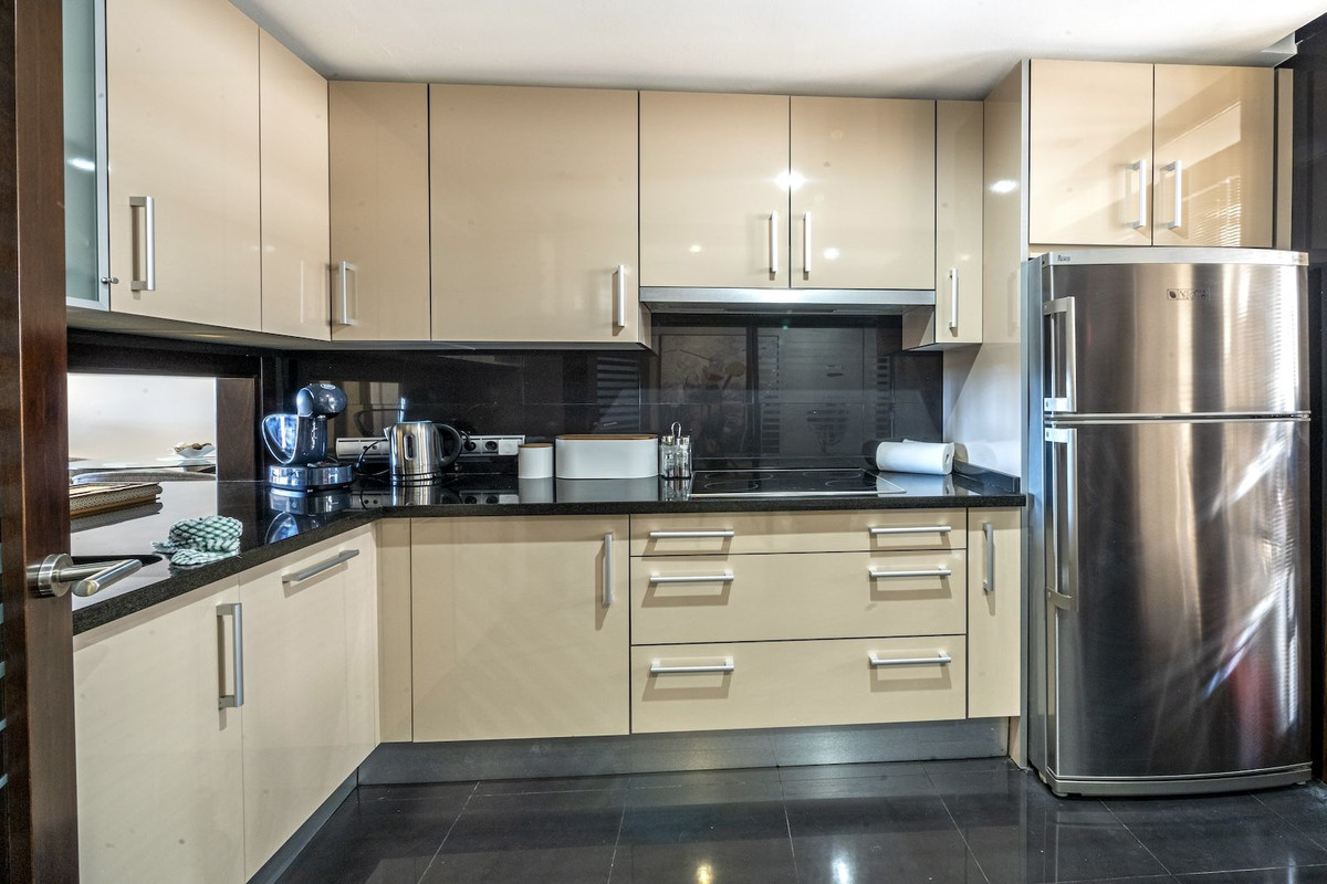 2 Bed Apartment for sale in Estepona Costa Del Sol, Málaga, Spain