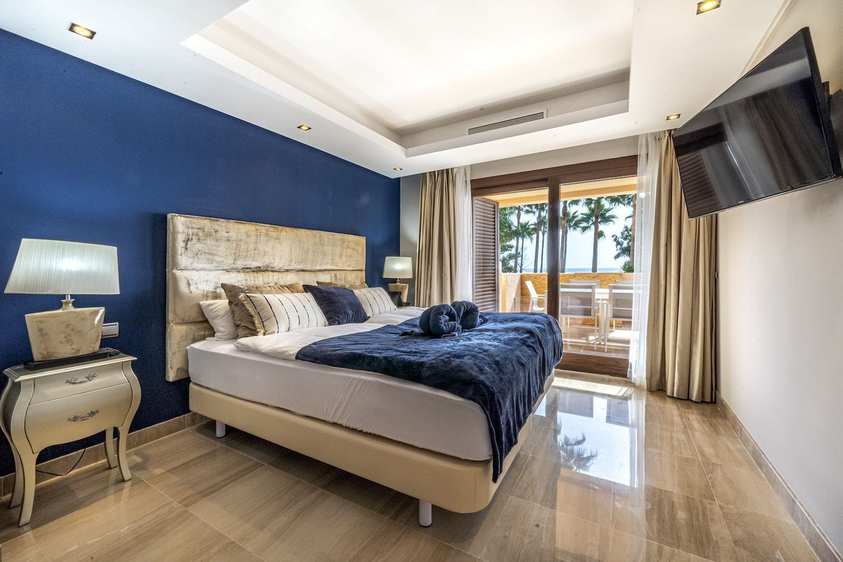 2 Bed Apartment for sale in Estepona Costa Del Sol, Málaga, Spain