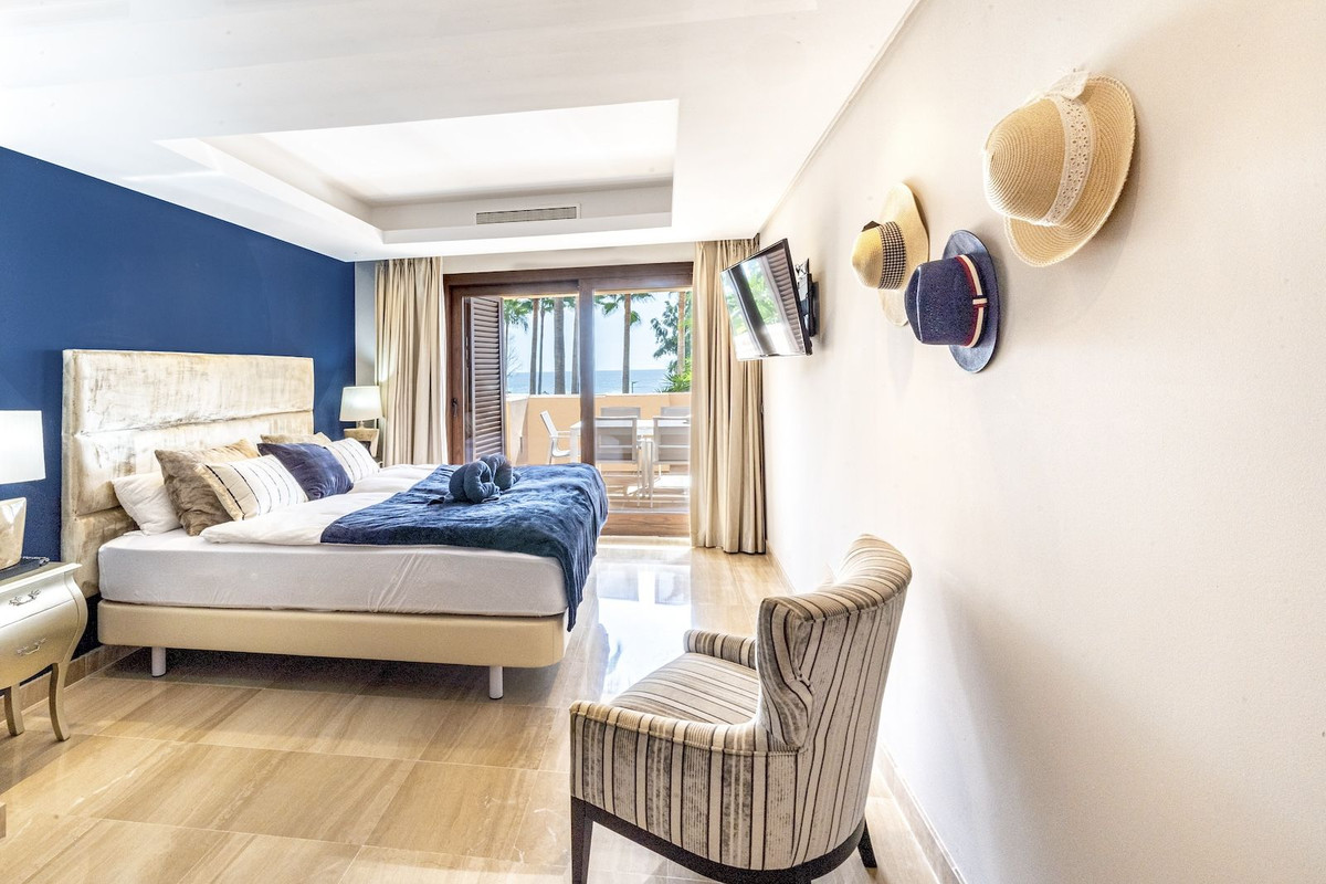 2 Bed Apartment for sale in Estepona Costa Del Sol, Málaga, Spain