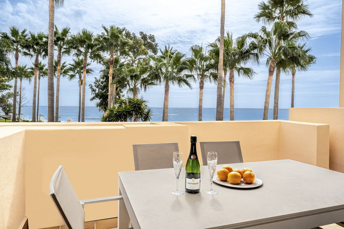 2 Bed Apartment for sale in Estepona Costa Del Sol, Málaga, Spain
