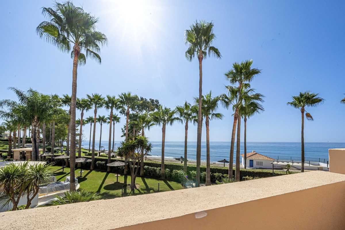 2 Bed Apartment for sale in Estepona Costa Del Sol, Málaga, Spain