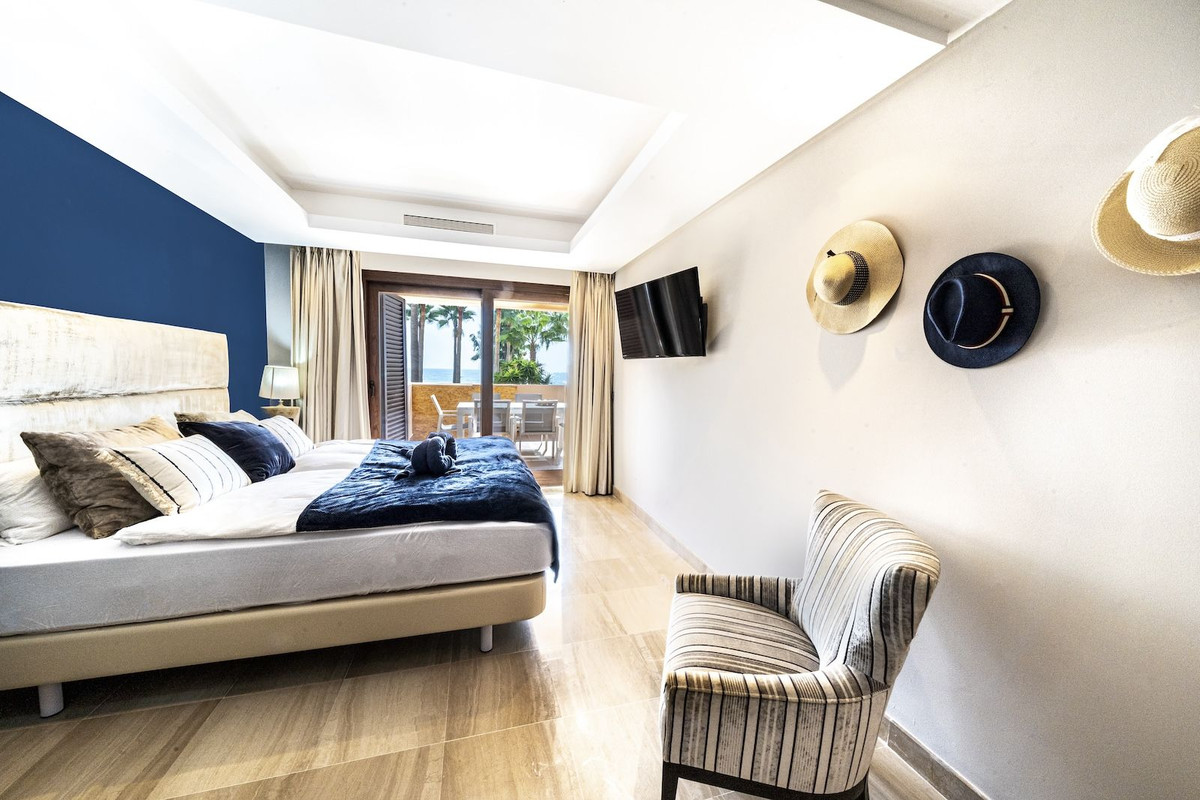 2 Bed Apartment for sale in Estepona Costa Del Sol, Málaga, Spain
