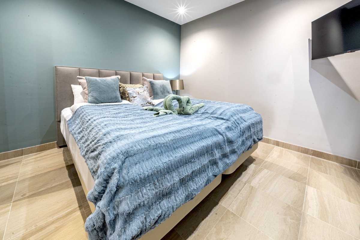 2 Bed Apartment for sale in Estepona Costa Del Sol, Málaga, Spain