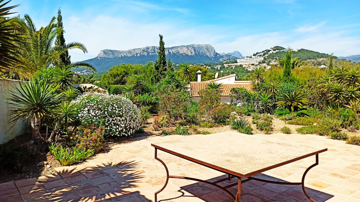 5 Bed Townhouse for sale in Calpe Costa Blanca, Alicante, Spain