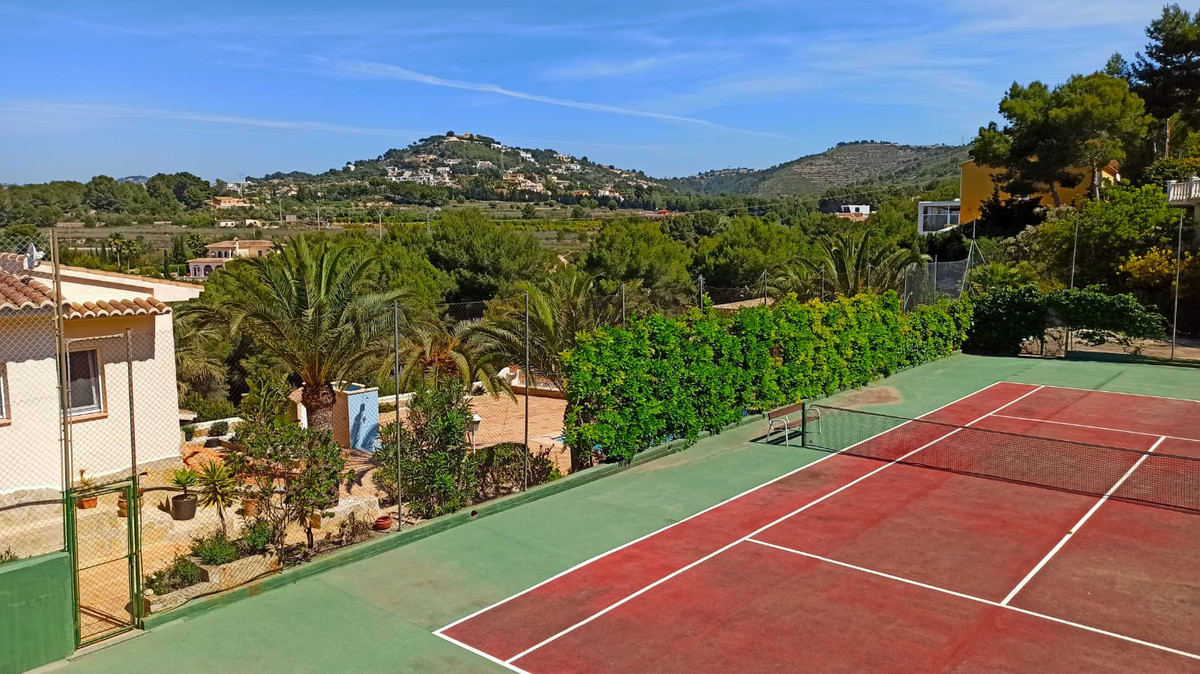 5 Bed Townhouse for sale in Calpe Costa Blanca, Alicante, Spain
