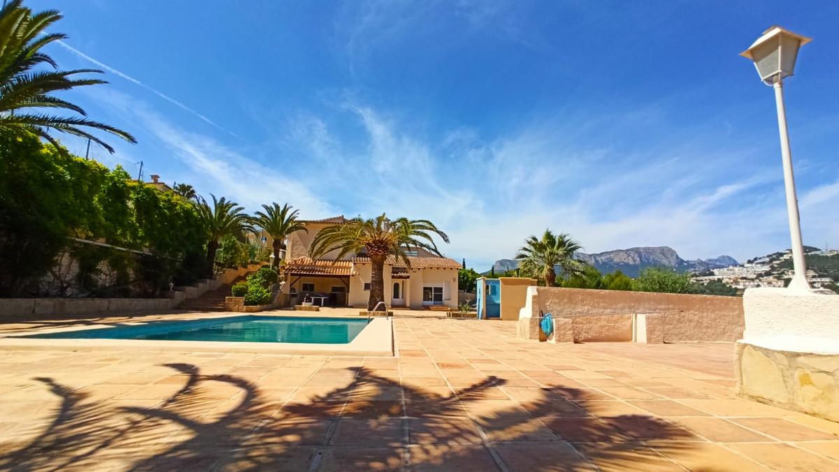 5 Bed Townhouse for sale in Calpe Costa Blanca, Alicante, Spain