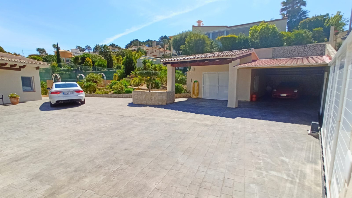 5 Bed Townhouse for sale in Calpe Costa Blanca, Alicante, Spain