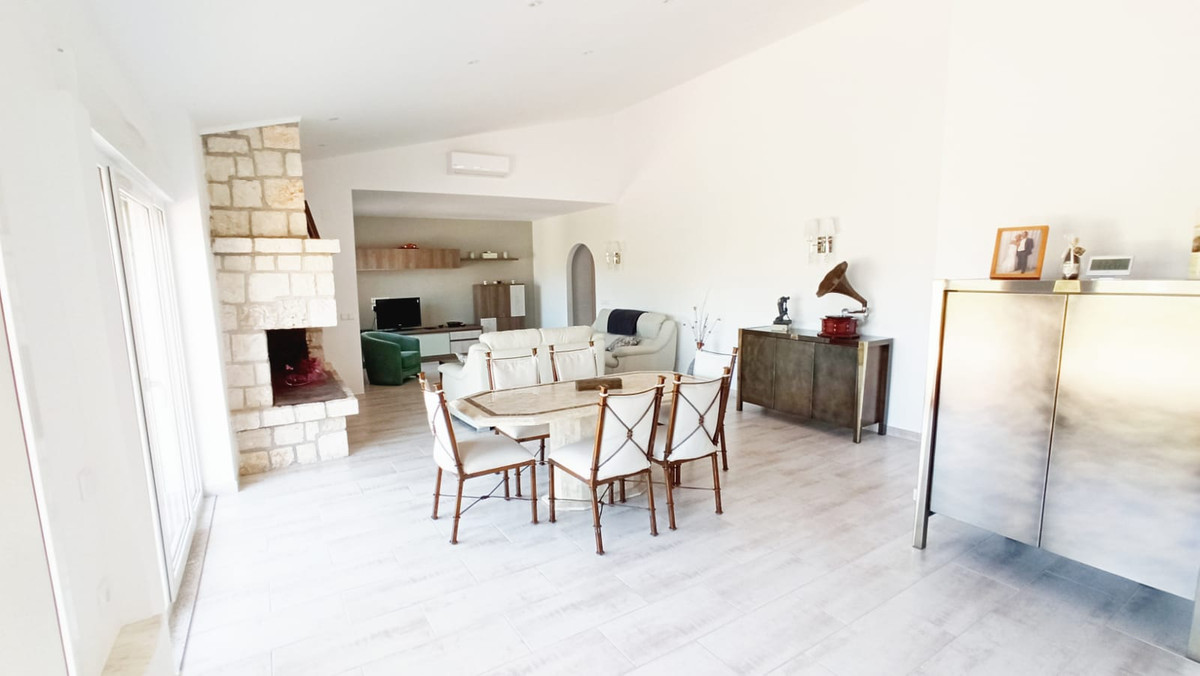 5 Bed Townhouse for sale in Calpe Costa Blanca, Alicante, Spain