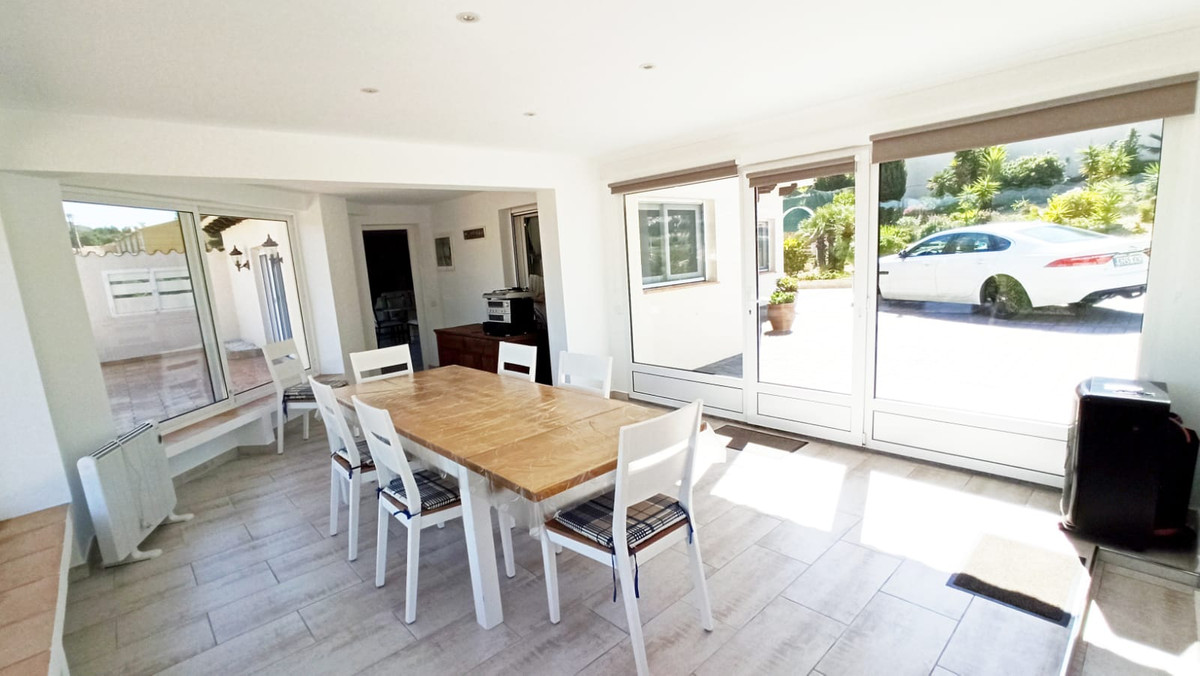 5 Bed Townhouse for sale in Calpe Costa Blanca, Alicante, Spain