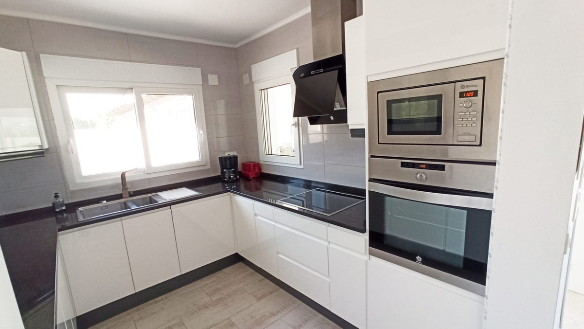 5 Bed Townhouse for sale in Calpe Costa Blanca, Alicante, Spain