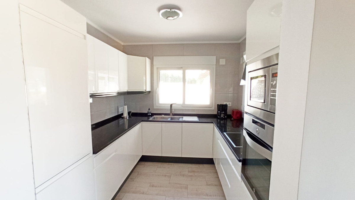 5 Bed Townhouse for sale in Calpe Costa Blanca, Alicante, Spain