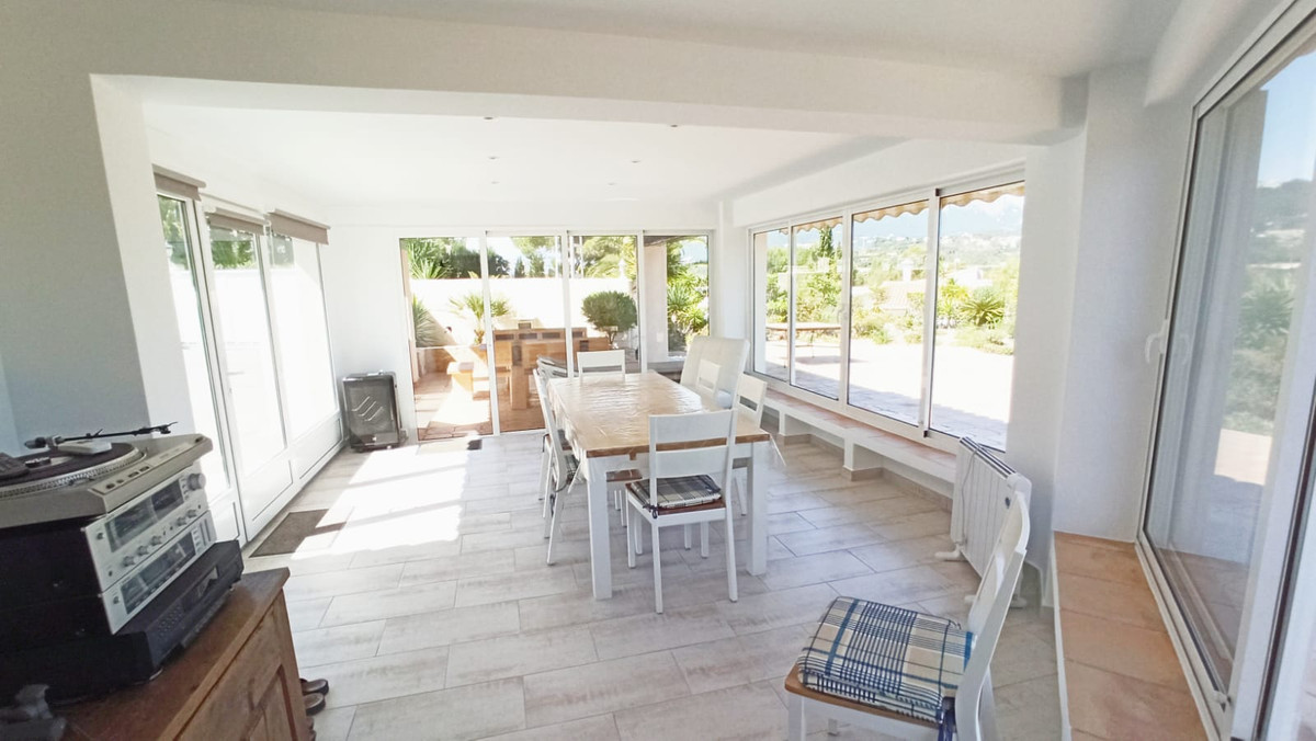 5 Bed Townhouse for sale in Calpe Costa Blanca, Alicante, Spain