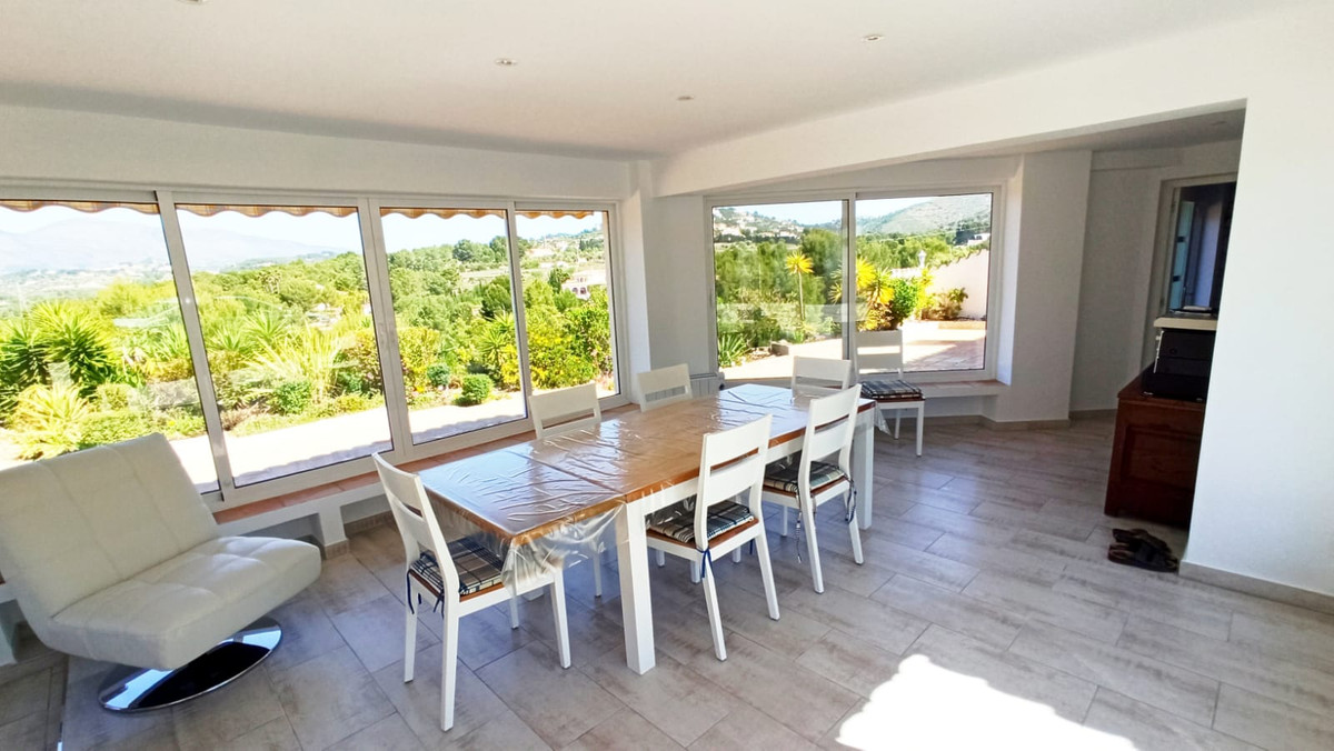 5 Bed Townhouse for sale in Calpe Costa Blanca, Alicante, Spain