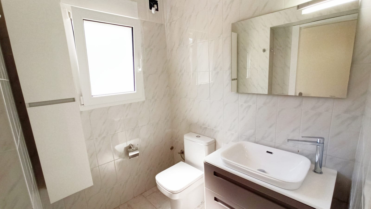 5 Bed Townhouse for sale in Calpe Costa Blanca, Alicante, Spain