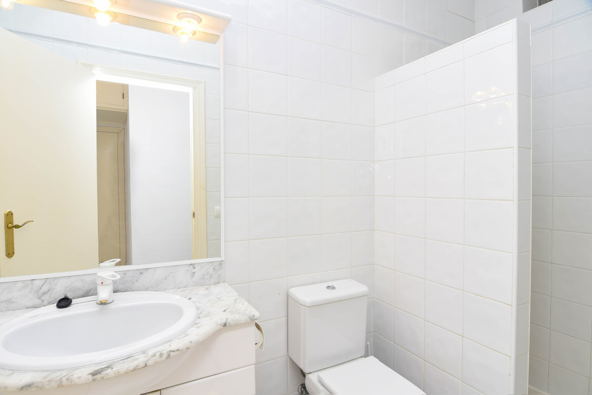 5 Bed Townhouse for sale in Calpe Costa Blanca, Alicante, Spain