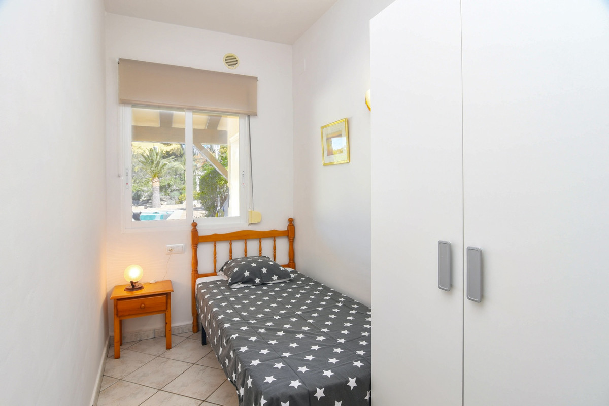 5 Bed Townhouse for sale in Calpe Costa Blanca, Alicante, Spain
