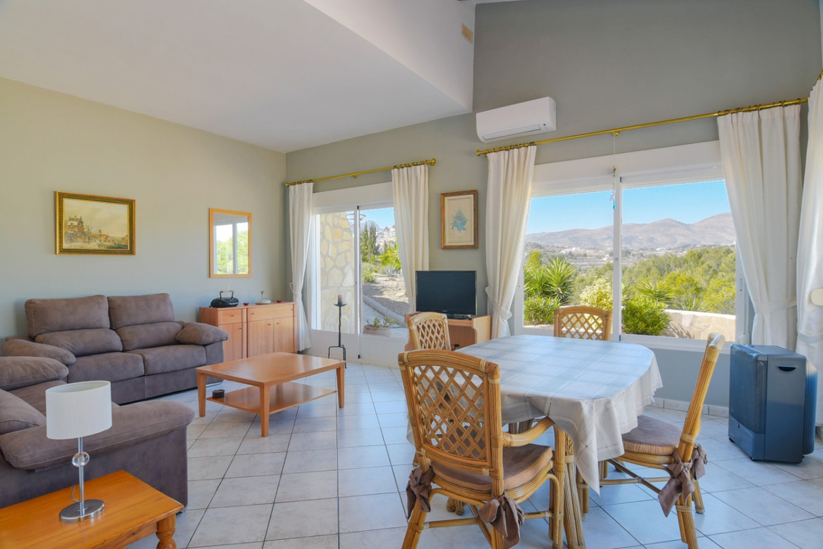5 Bed Townhouse for sale in Calpe Costa Blanca, Alicante, Spain