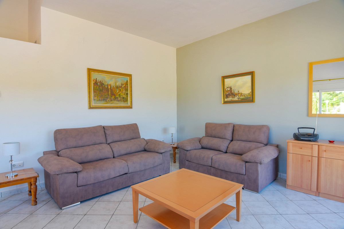 5 Bed Townhouse for sale in Calpe Costa Blanca, Alicante, Spain