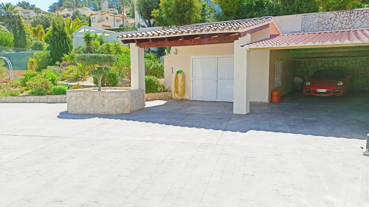 5 Bed Townhouse for sale in Calpe Costa Blanca, Alicante, Spain