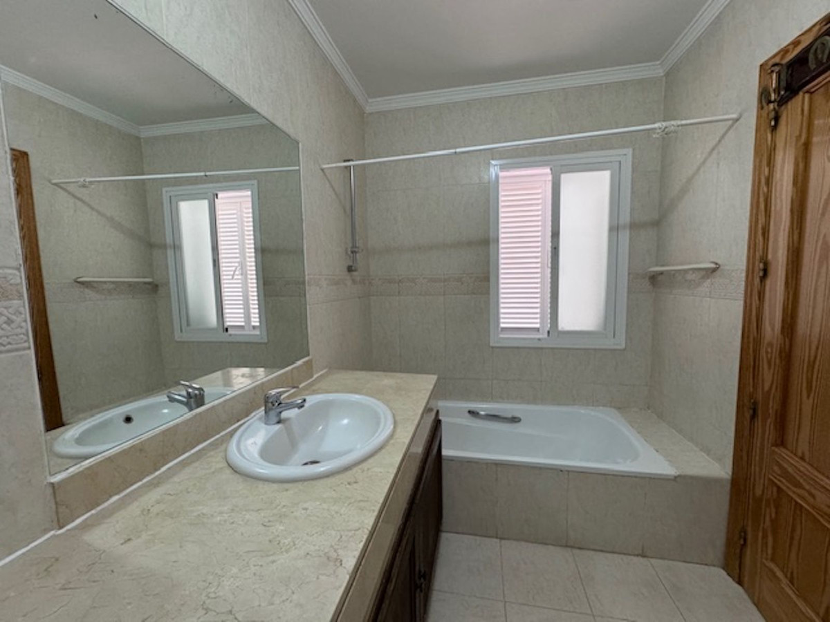 5 Bed Townhouse for sale in San Pedro De Alcántara Costa Del Sol, Málaga, Spain