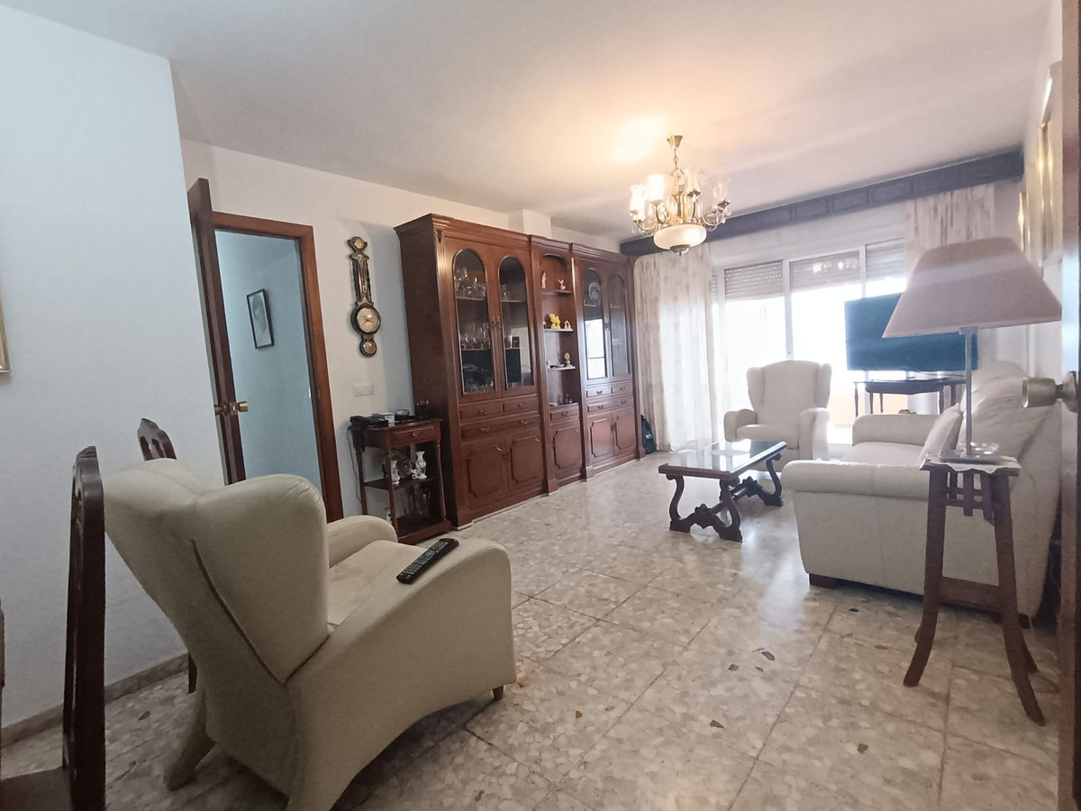 Se vende Apartamento Planta Media de 4 dormitorios en Costa Del Sol, Málaga, España