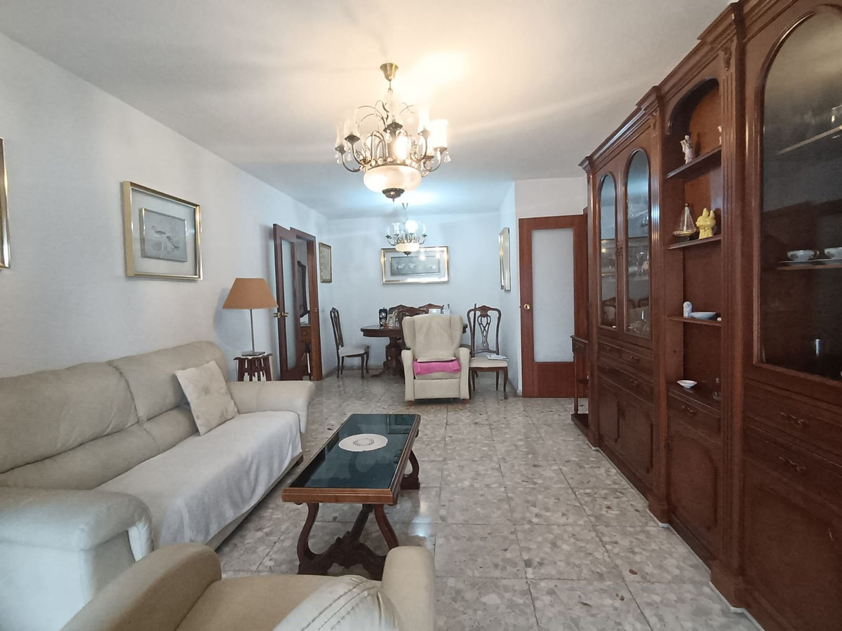 Se vende Apartamento Planta Media de 4 dormitorios en Costa Del Sol, Málaga, España