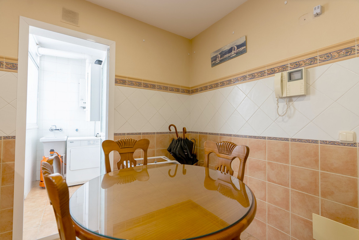3 Bed Apartment for sale in Estepona Costa Del Sol, Málaga, Spain