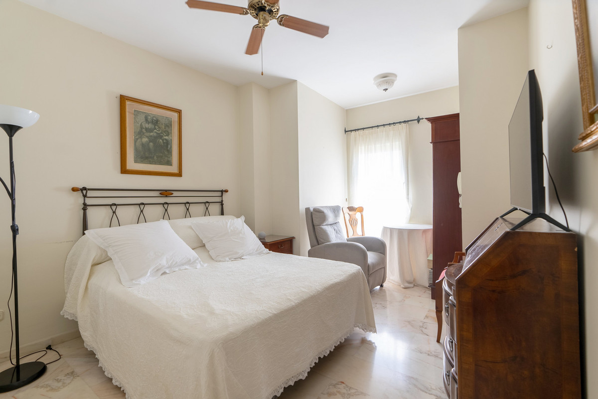 3 Bed Apartment for sale in Estepona Costa Del Sol, Málaga, Spain