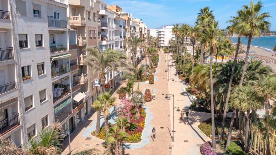 3 Bed Apartment for sale in Estepona Costa Del Sol, Málaga, Spain