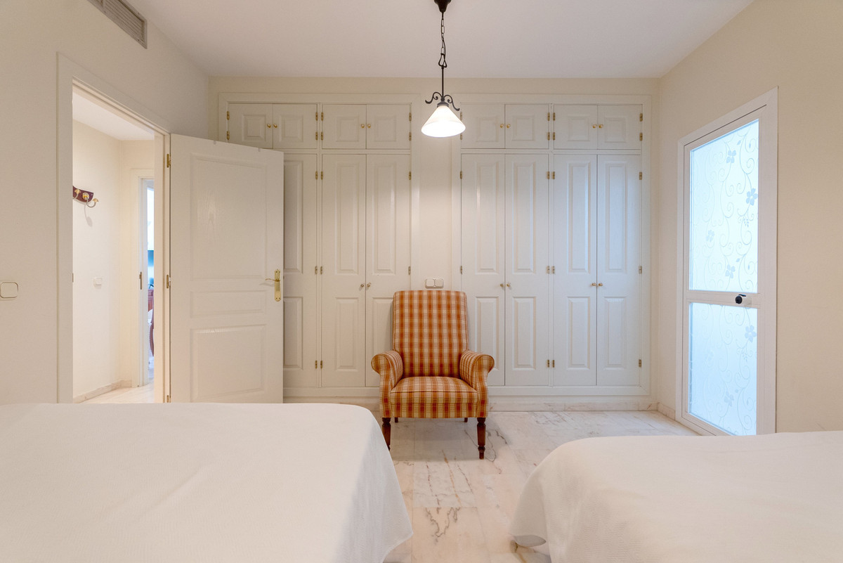 3 Bed Apartment for sale in Estepona Costa Del Sol, Málaga, Spain