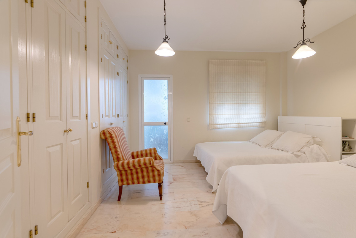 3 Bed Apartment for sale in Estepona Costa Del Sol, Málaga, Spain