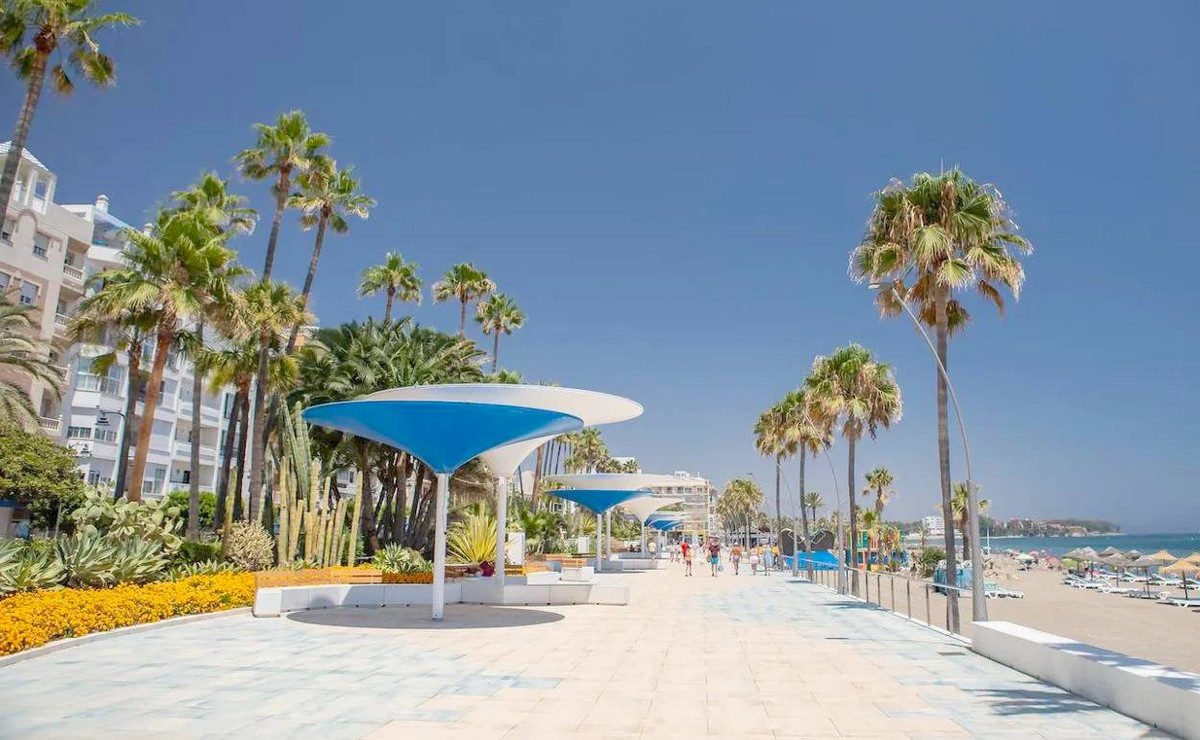 3 Bed Apartment for sale in Estepona Costa Del Sol, Málaga, Spain