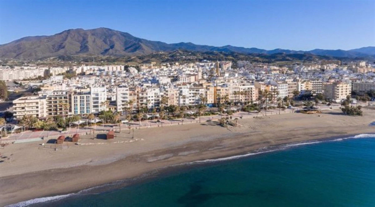 3 Bed Apartment for sale in Estepona Costa Del Sol, Málaga, Spain