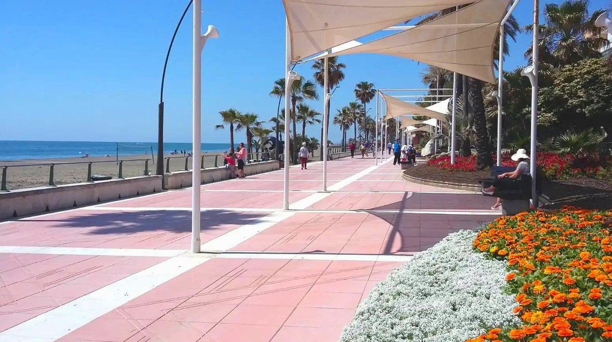 3 Bed Apartment for sale in Estepona Costa Del Sol, Málaga, Spain