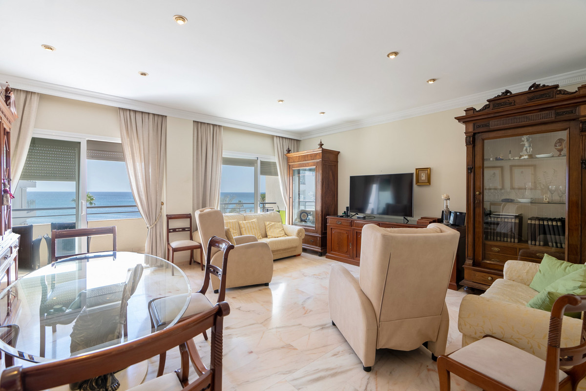 3 Bed Apartment for sale in Estepona Costa Del Sol, Málaga, Spain