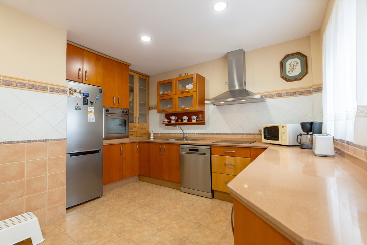 3 Bed Apartment for sale in Estepona Costa Del Sol, Málaga, Spain