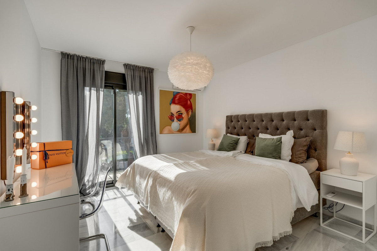 5 Bed Townhouse for sale in Nueva Andalucía Costa Del Sol, Málaga, Spain